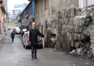 Tarihi Kale 'destek' bekliyor